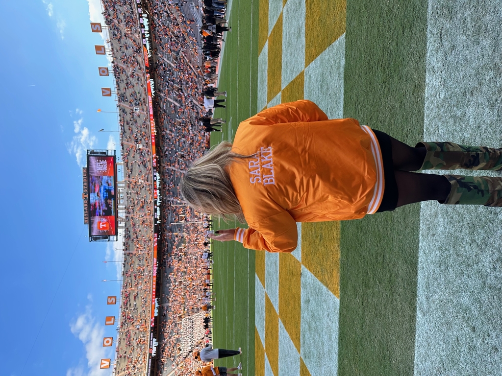 Sara Blake is a Tennessee Volunteers super fan, content creator, podcast host, wife and mother of two.